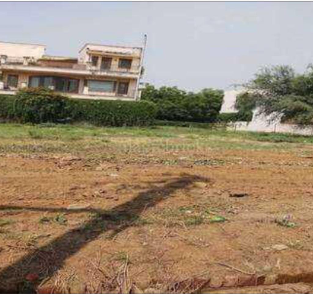 Plot For Sale in DLF Phase III